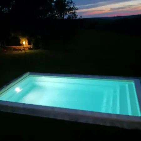 D'haut Bagnac Avec Piscine Tatil Evi Anglards-de-Salers